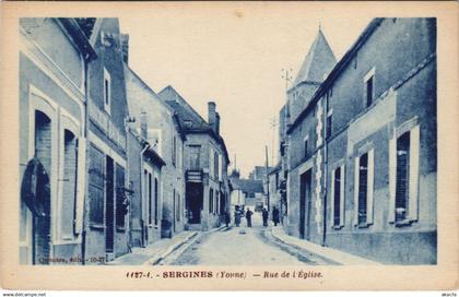 CPA SERGINES Rue de l'Eglise (49111)