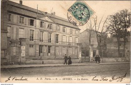 CPA SEVRES - La Mairie (44369)