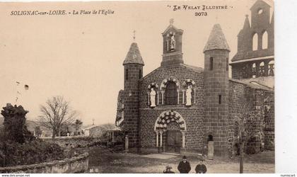 Solignac-sur-Loire animée la Place de l'Eglise