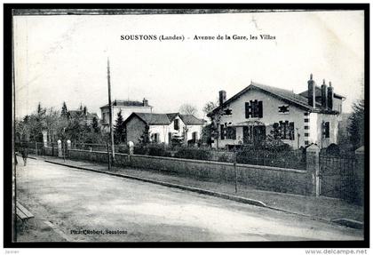 Cpa du 40 Soustons Avenue de la Gare , Les Villas (2)  JA15 36