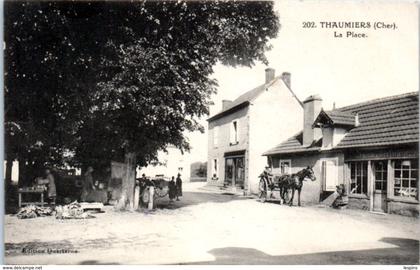 18 - THAUMIERS -- La place