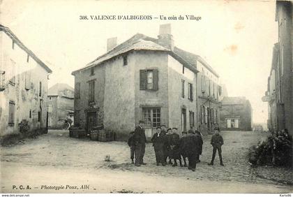 valence d'albigeois * rue et un coin du village * villageois