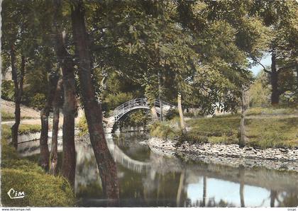 CPM Verrières-le-Buisson Le Lac