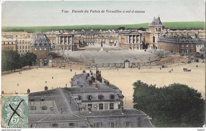 Façade du Palais du Château de Versailles à vol d'oiseau