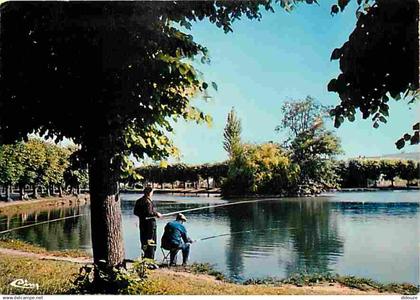 91 - Vigneux sur Seine - Le lac - Pecheur à la ligne - CPM - Voir Scans Recto-Verso