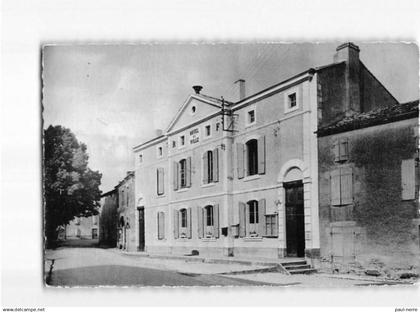 VILLEFAGNAN : La Mairie - état