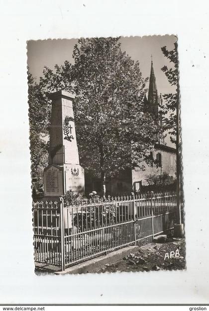 VILLEFRANCHE D'ALBIGEOIS (TARN) 102 LE MONUMENT AUX MORTS ET LE CLOCHER