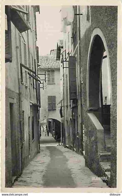 06 - Villefranche sur Mer - Une vieille Rue - CPM - Voir Scans Recto-Verso