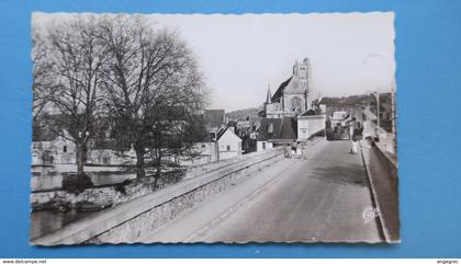 CPA   Villeneuve-sur-Yonne  Le Pont et l'Eglise  Notre-Dame