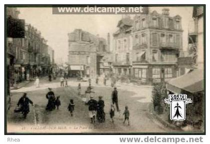 14 Villers-sur-Mer - 47  VILLERS-SUR-MER - La Place du Bourg - cpa