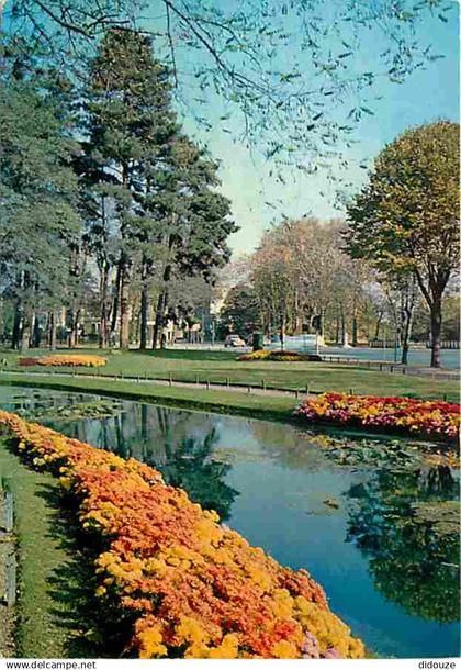 94 - Vincennes - Bois de Vincennes - Le Carrefour de Beauté - Fleurs - Automobiles - Carte Neuve - CPM - Voir Scans Rect