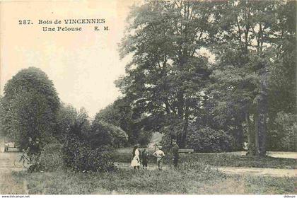 94 - Vincennes - Bois de Vincennes - Une Pelouse - Animée - CPA - Voir Scans Recto-Verso