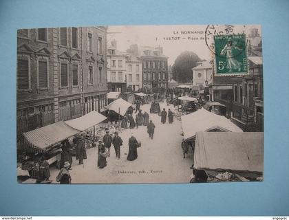 CPA  La Normandie Yvetot  Place de la Mairie  1912