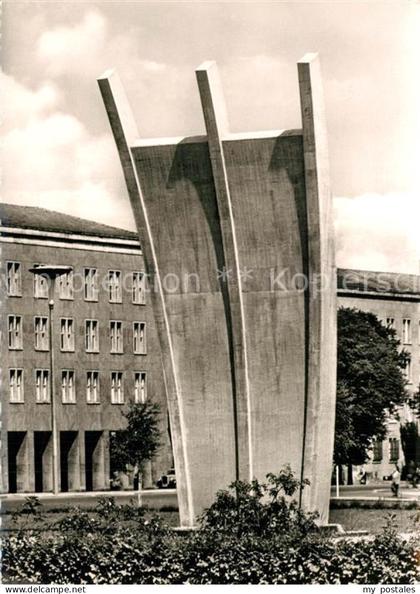 43369043 Tempelhof Berlin Luftbrueckendenkmal Flughafen Tempelhof Berlin