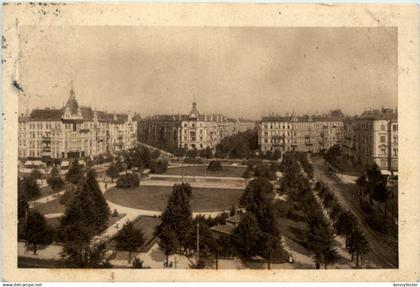 Charlottenburg, Savignyplatz