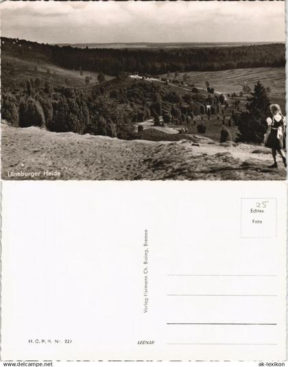 .Niedersachsen Lüneburger Heide Panorama Blick eines Mädchen 1960