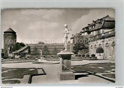 43156784 Weilburg Schlossgarten Putten Denkmal