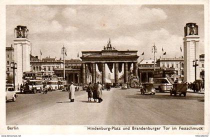 Allemagne : Berlin place Hindenburg et porte de Brandebourg