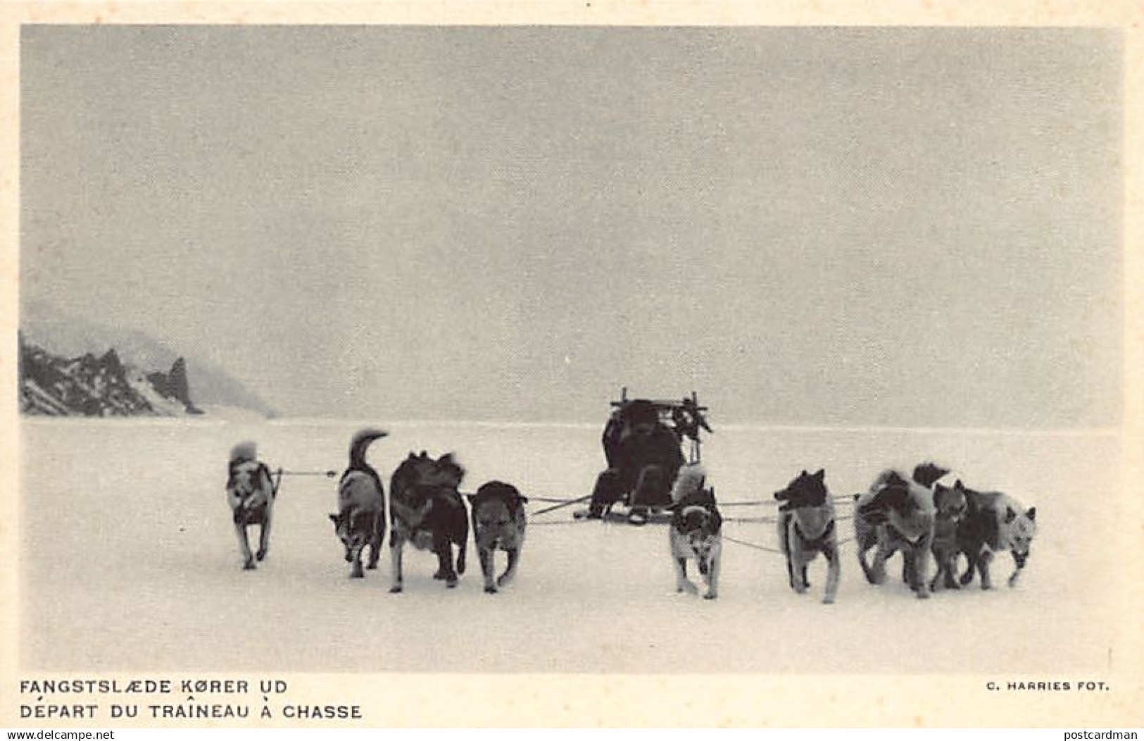 GRØNLAND Greenland - Departure of the sled for the hunt - Publ. Administration du Groenland - Photographer C. Harries