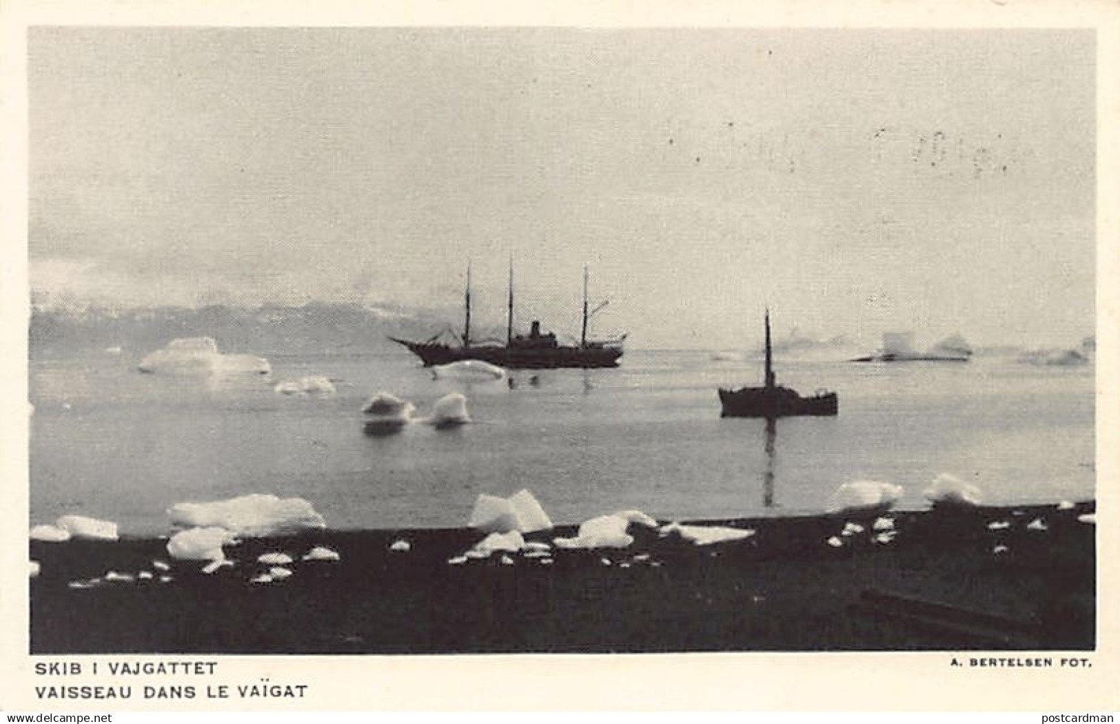 GRØNLAND Greenland - Ship in the Vajgatt Archipelago - Publ. Administration du Groenland - Egmont H. Petersen