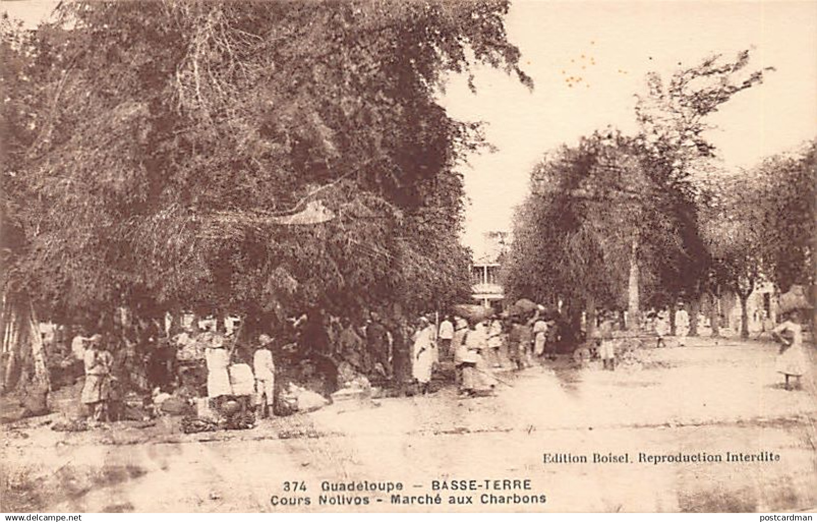 Guadeloupe - BASSE-TERRE - Cours Nolivos - Marché aux charbons - Ed. Boisel 374