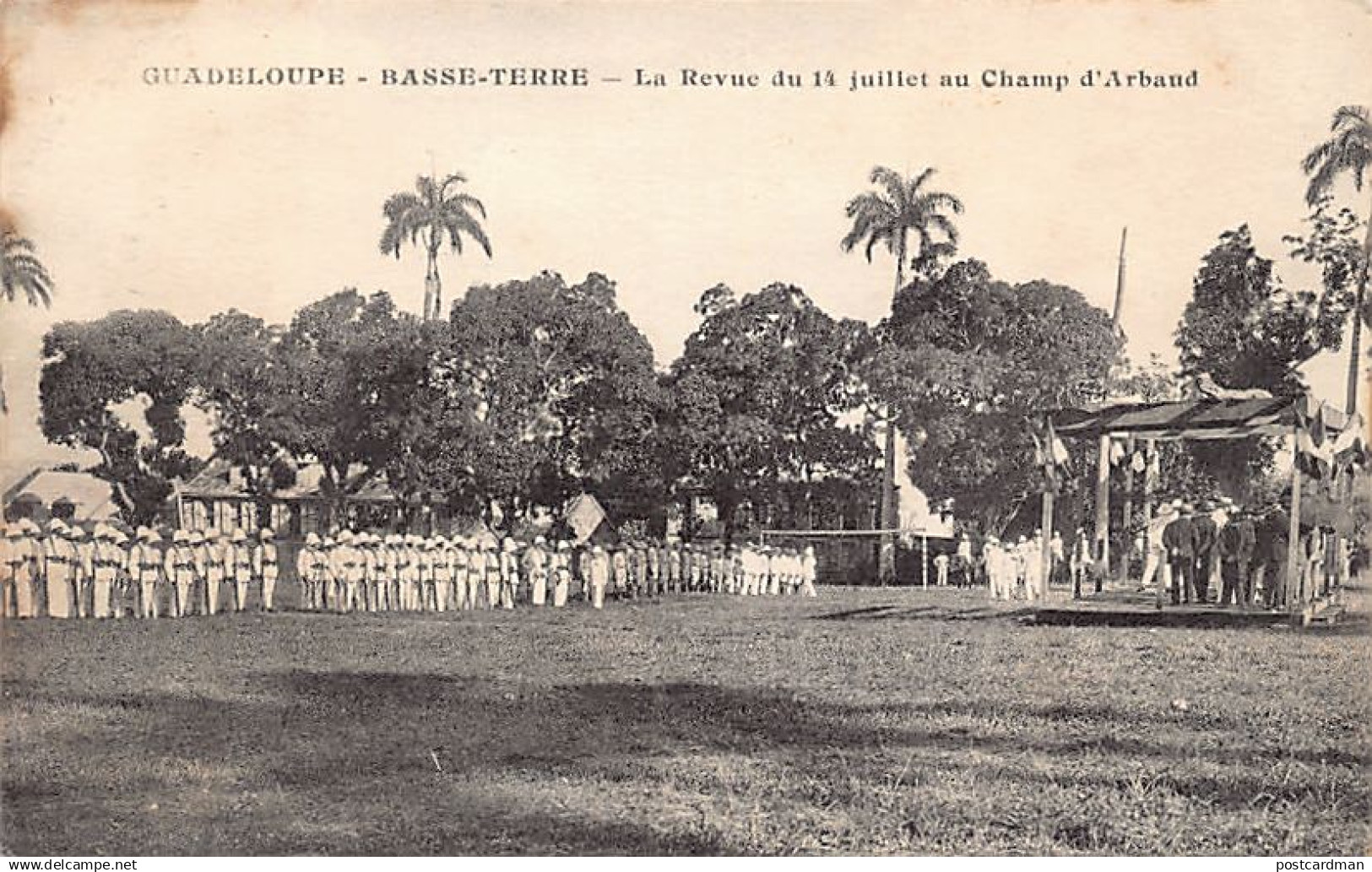 Guadeloupe - BASSE-TERRE - La revue du 14 juillet au Champ d'Arbaud - Ed. inconnu