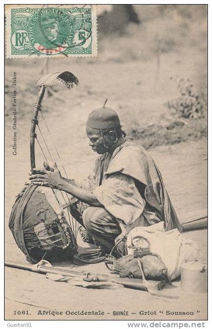 ( CPA AFRIQUE )  GUINÉE FRANÇAISE  /  A . O .  /  Griot " Soussou "  -