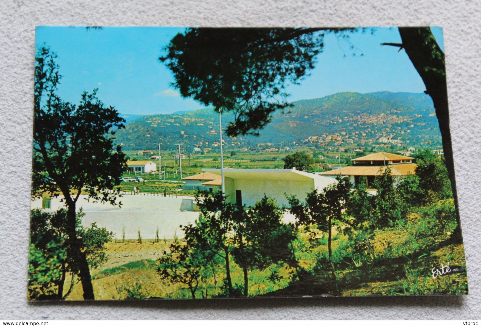 H280, Cpm 1974, Bormes les Mimosas, village vacances la Manne, le théâtre, Var 83