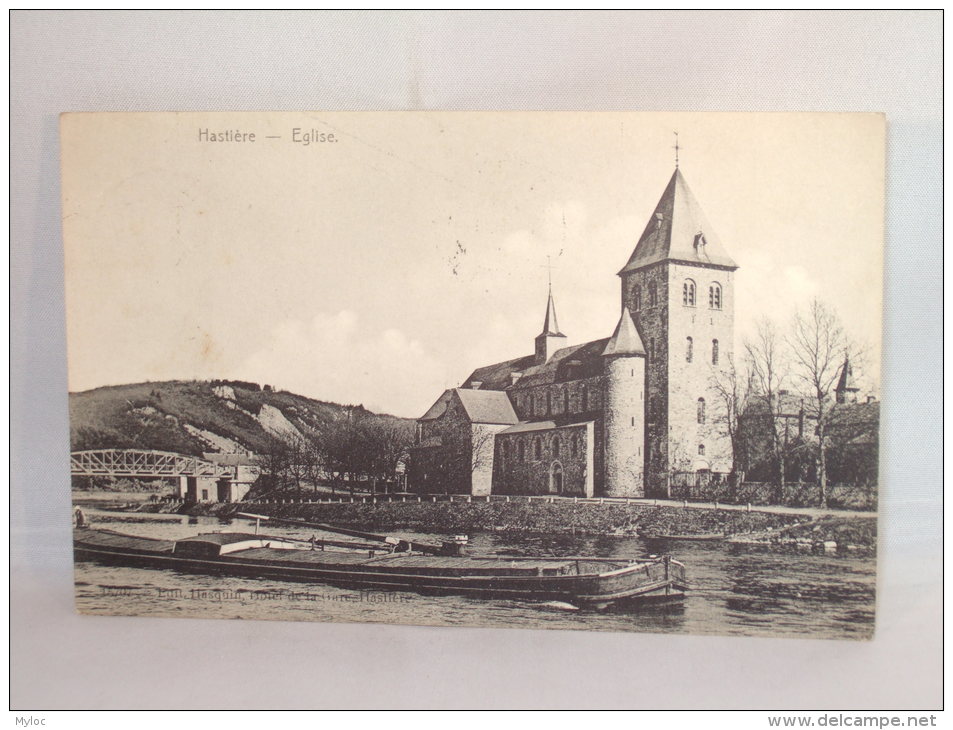 Hastière.  Eglise