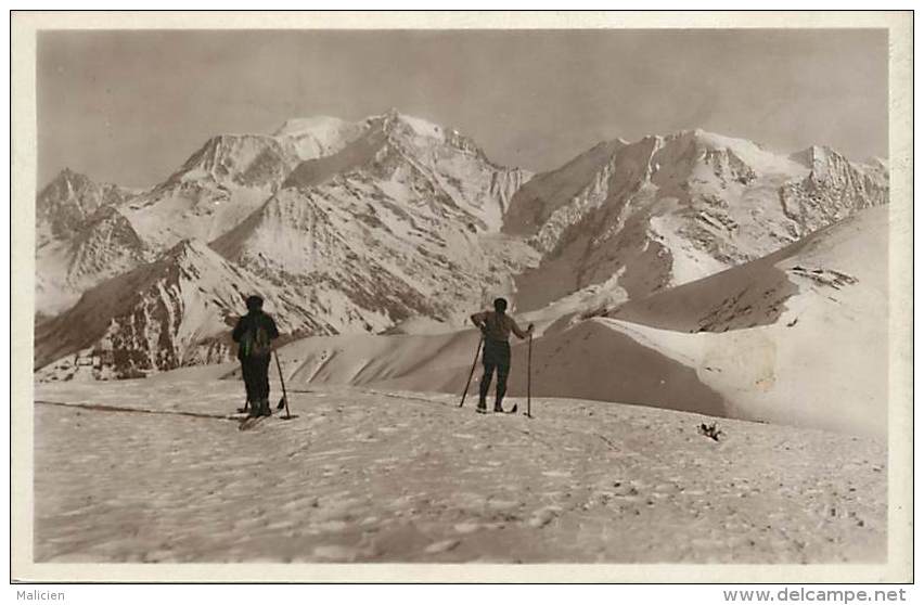 - haute savoie -ref-C194 - megeve - sports d hiver - skieux au mont joux - skieur - ski - carte bon etat -