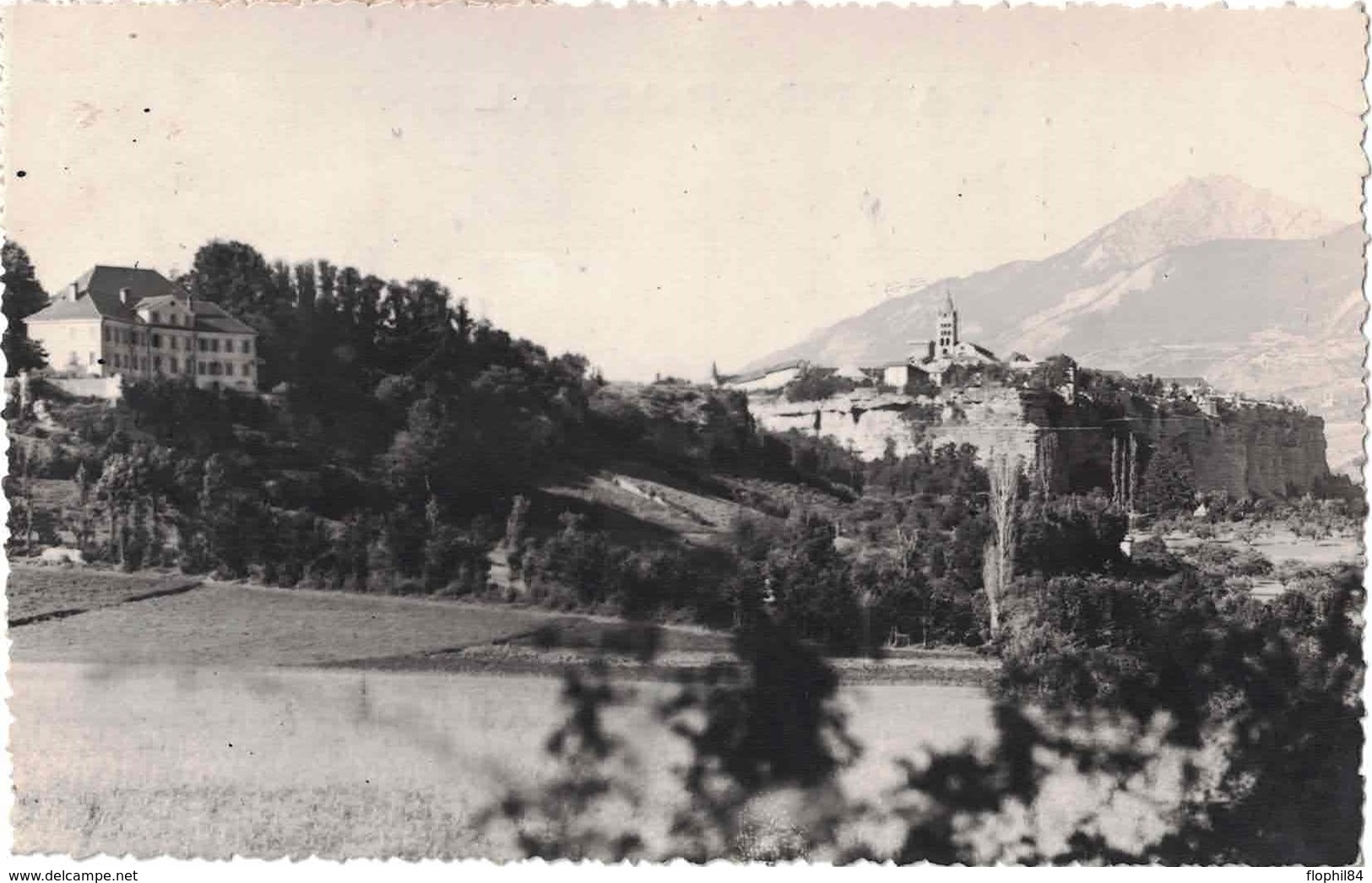 HAUTES ALPES - EMBRUN - VUE GENERALE - CARTE DATEE DE 1947.