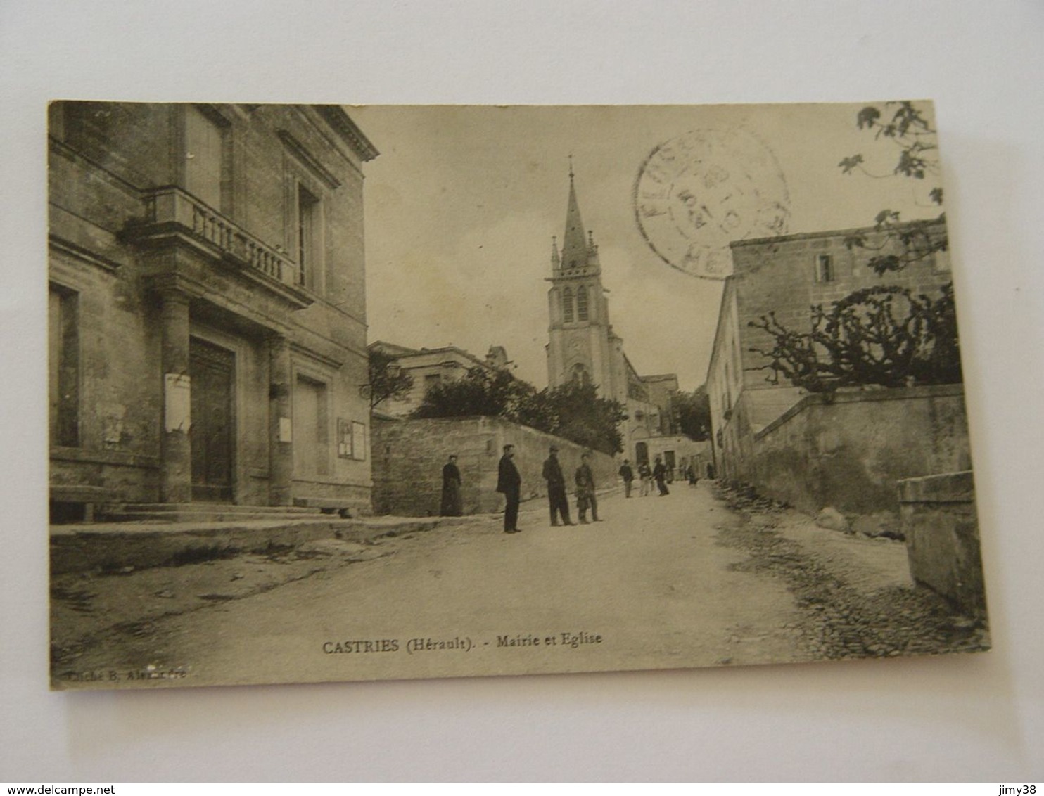 HERAULT-CASTRIES-MAIRIE ET EGLISE -ANIMEE