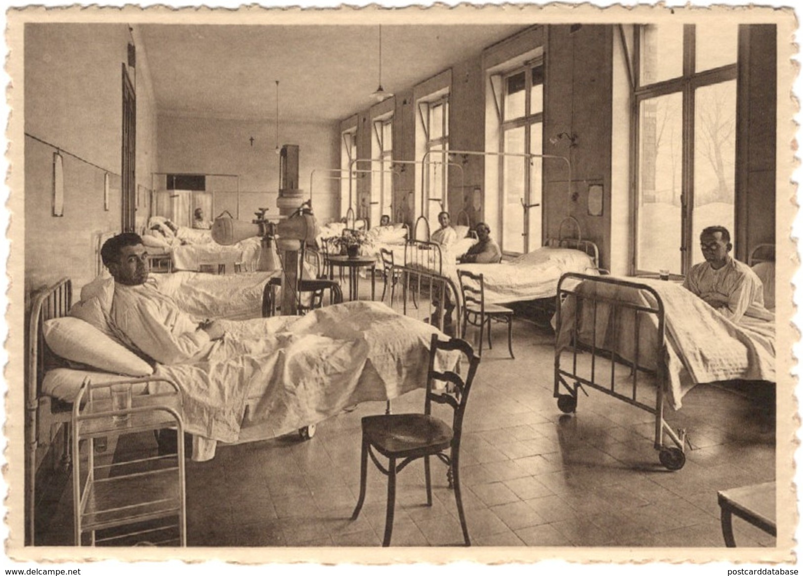 Hôpital de la Caisse Commune d\'Assurance des Charbonnages du Couchant de Mons à Boussu - Salle de blessés no2