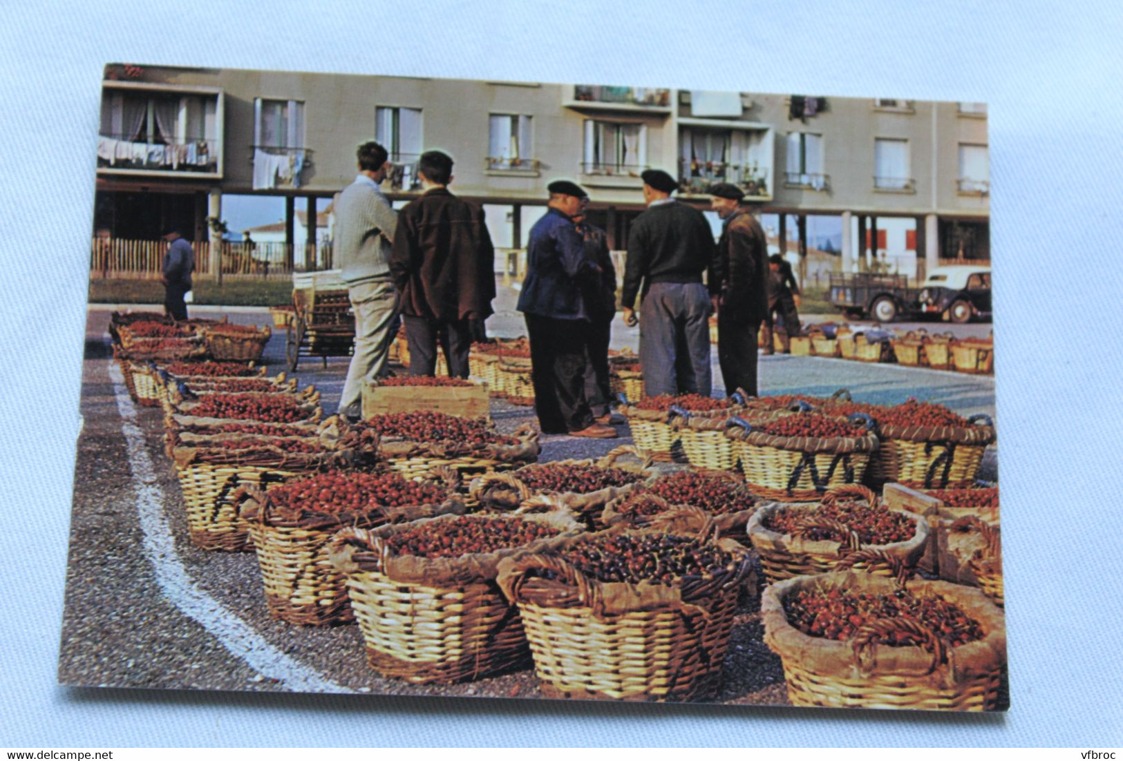 I840, Cpm, Ceret, le marché aux cerises, Pyrénées orientales 66