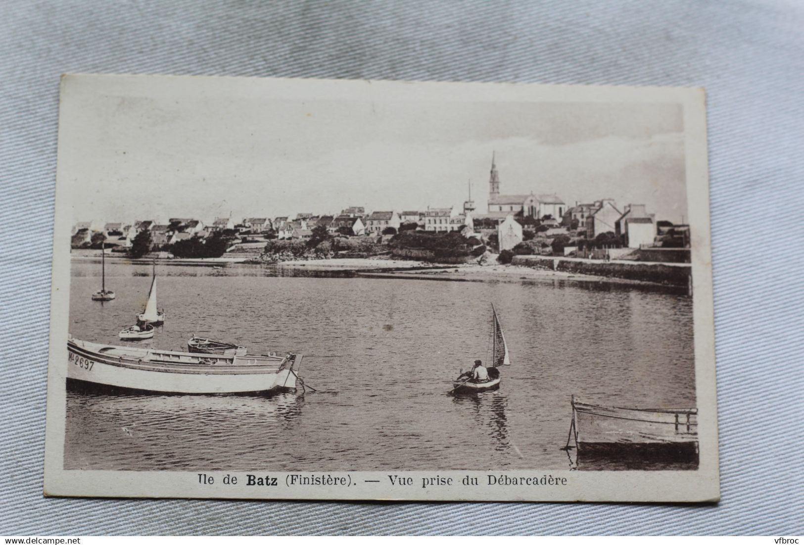 ile de Batz, vue prise du débarcadère, Finistère 29