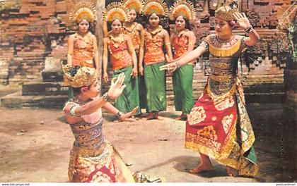 Indonesia - Indonesia dancers