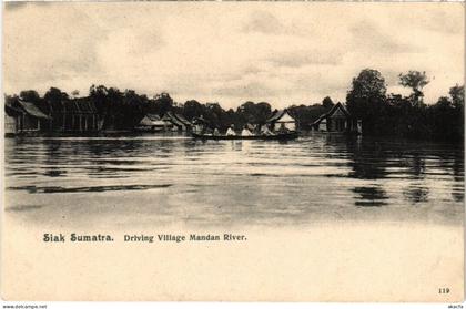 PC INDONESIA DUTCH INDIES SIAK SUMATRA DRIVING VILLAGE MANDAN RIVER (a1550)