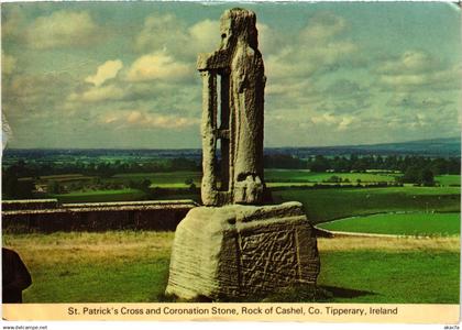 CPM AK Tipperary St Patrick's Cross and Coronation Stone IRELAND (1440999)