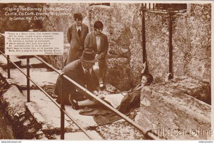 * IRELAND - CORK - Blarney Castle - Kissing the Blarney Stone