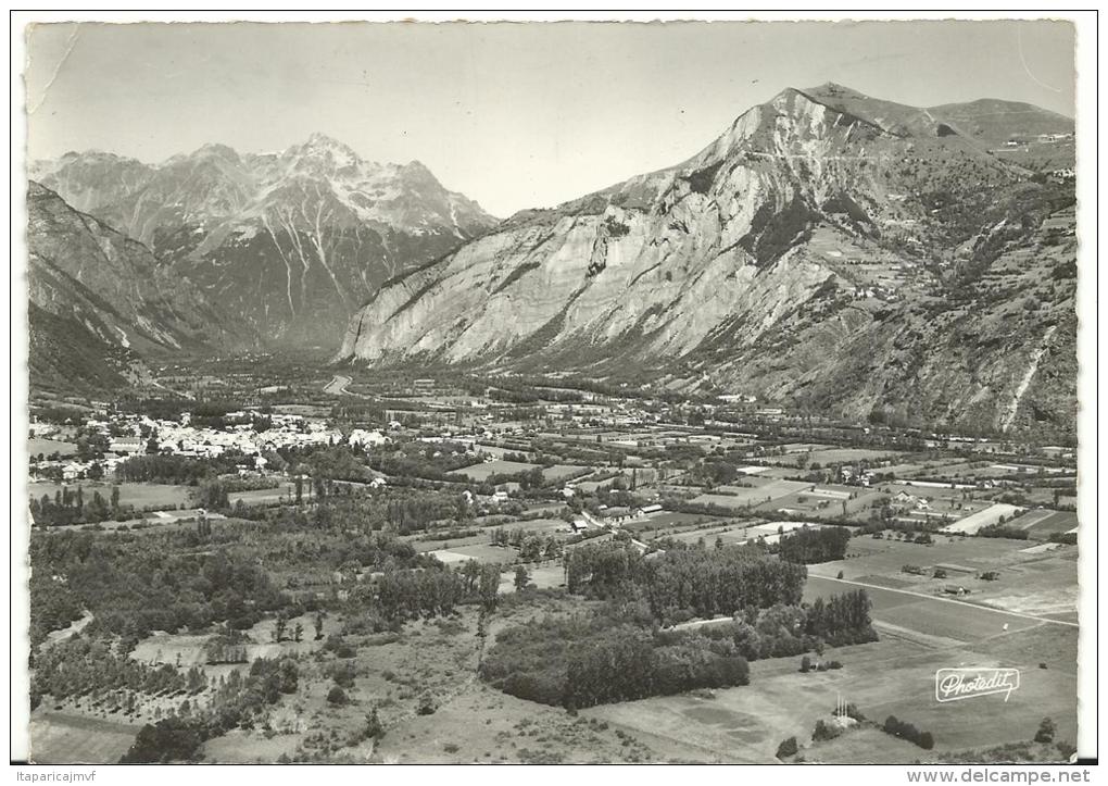 isère : BOURG   D '  OISANS      :   vue