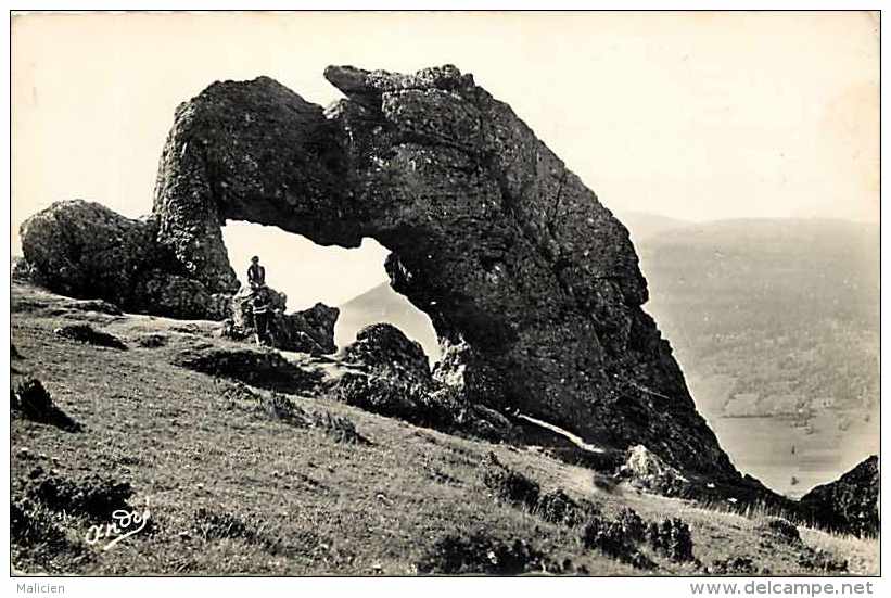 isère - ref A 590 -motte-d'aveillans - la motte d´aveillans - la pierre percée -carte bon état -