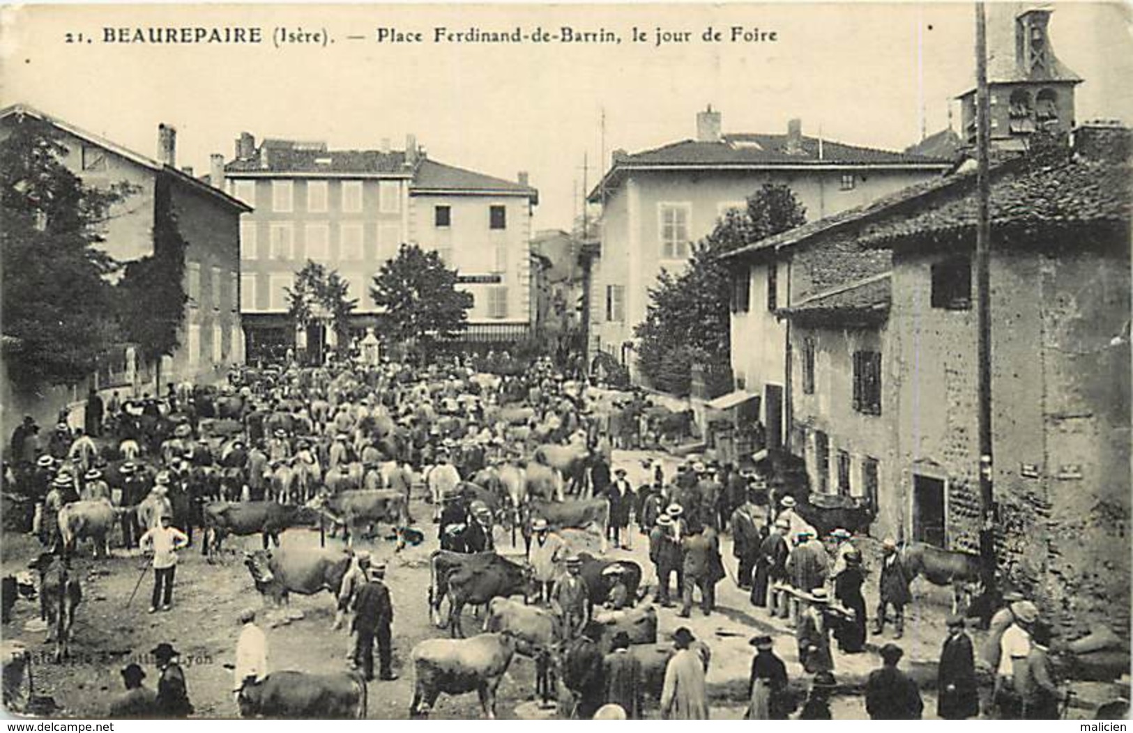 - isère -ref-A1000- beaurepaire -place ferdinand de barrin - jour de fête - fêtes - marché aux bestiaux - marchés - état