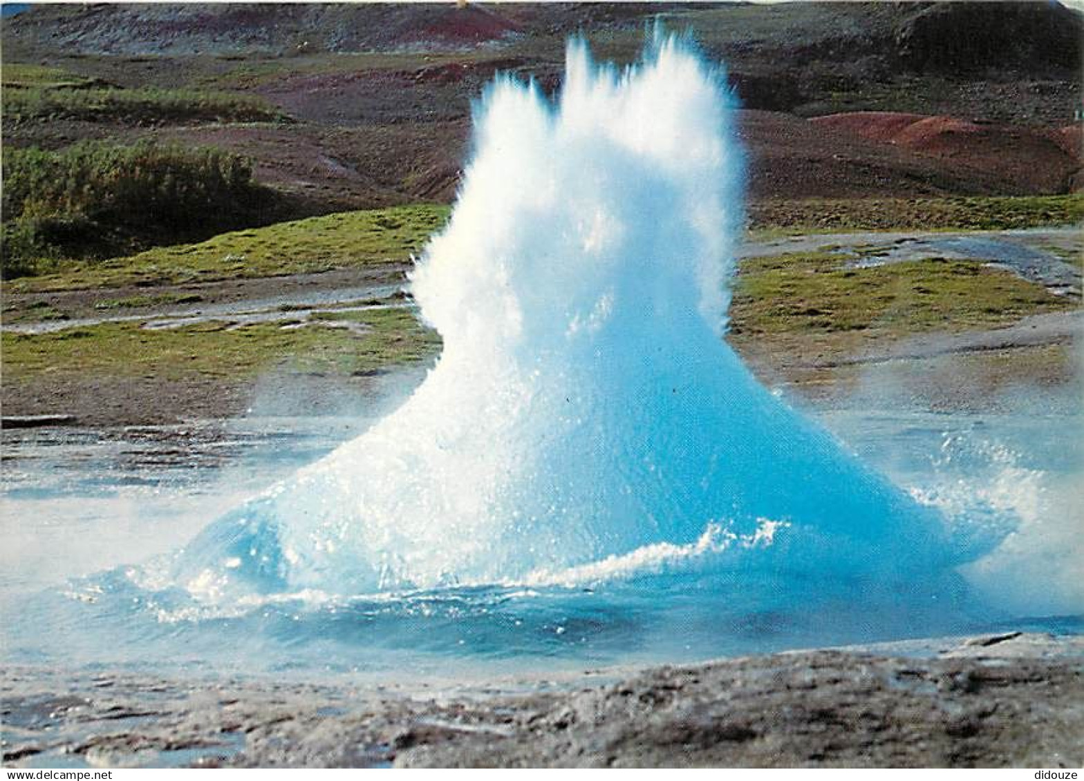 Islande - Strokkur i Haukadal - The junior geyser, Strokkur, starting to spout, South Iceland - Carte Neuve - Iceland -