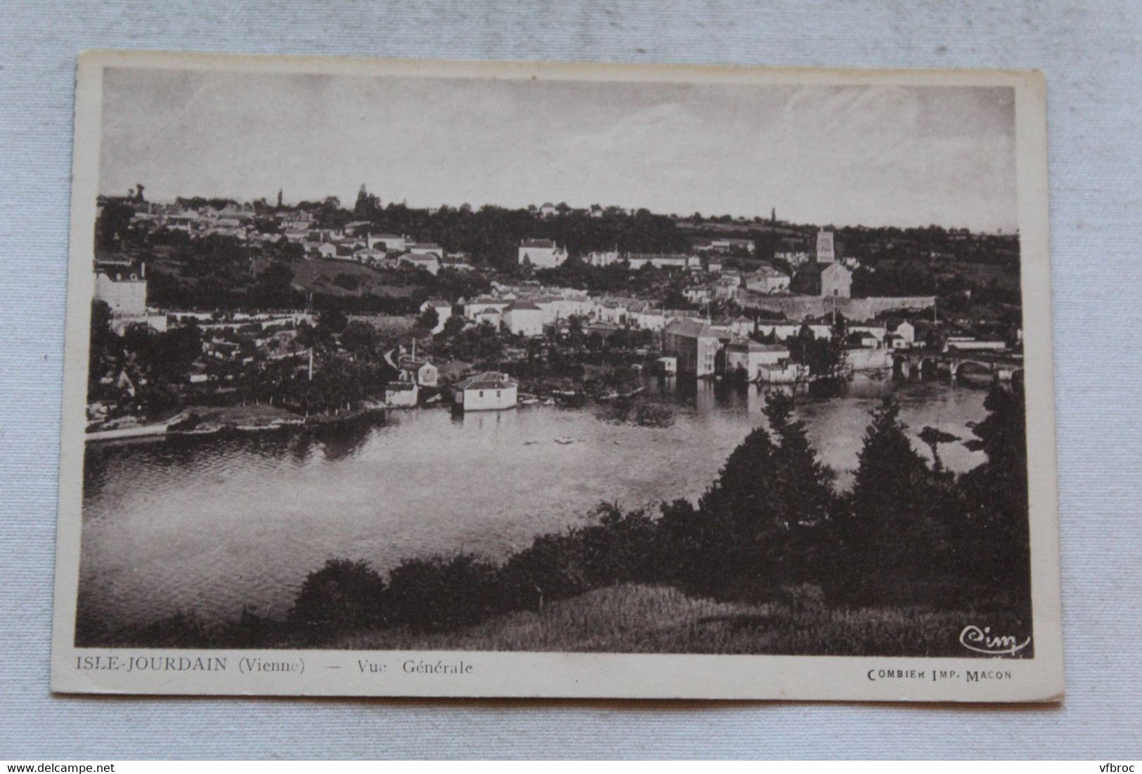 Isle Jourdain, vue générale, Vienne 86