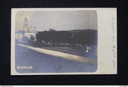 ITALIE - Carte postale photo de Miglia - la Foule devant l 'église en 1910 - L 77295