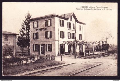 1922 taxierte Ansichtskarte, Albergo und Stazione: Albiolo. Mit Schweizer Strafportomarke, gestempelt Neuenegg