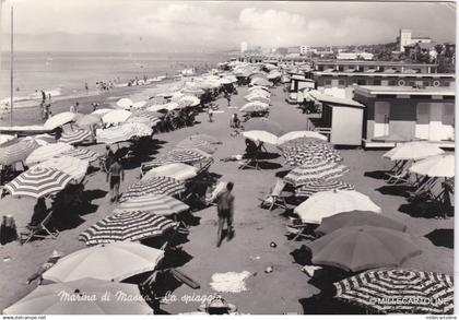 # MARINA DI MASSA: LA SPIAGGIA