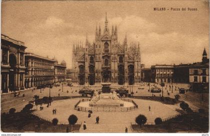 CPA Milano Piazza dei Duomo LOMBARDIA ITALY (809023)