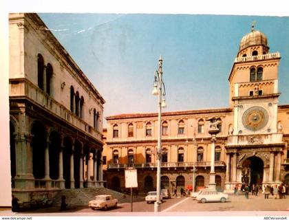 Padova / Padua. Palazzo della Gran Guardia e Torre dell'Orologio. AK farbig. Gebäudeansichten, Autos, Personen