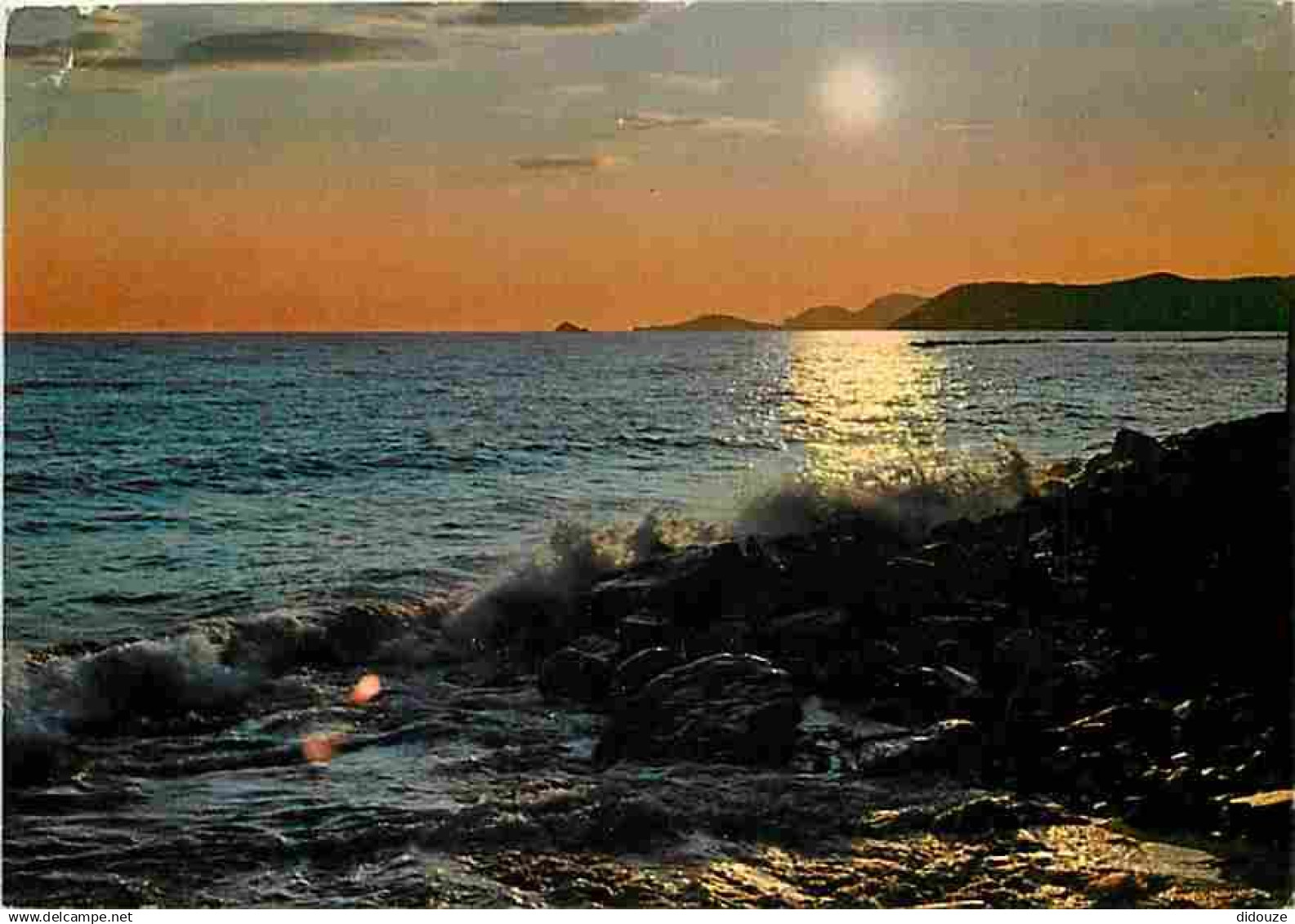 Italie - Carrara - Marina di Carrara - Coucher du soleil - CPM - Voir Scans Recto-Verso